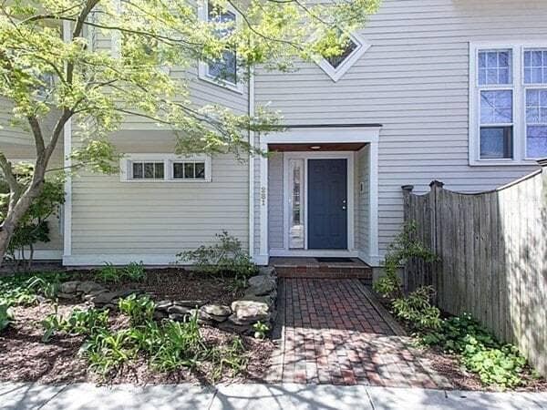 Photo - 281 Brookline St House