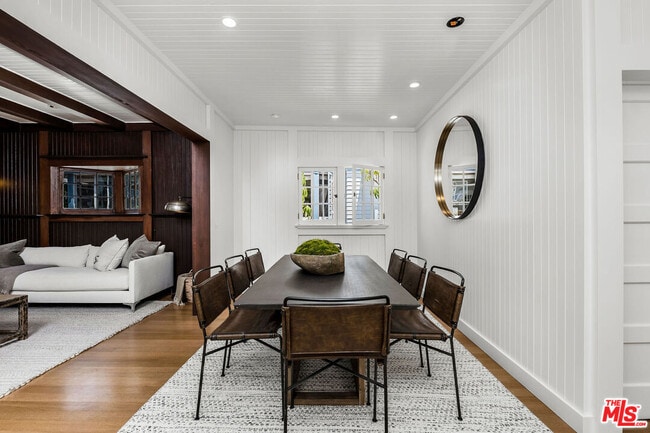 Building Photo - 126 Fraser Ave