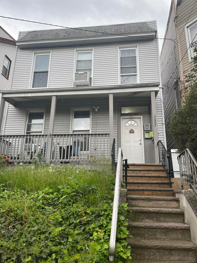 727 11th St, Union City, NJ 07087 Condo for Rent in Union City, NJ