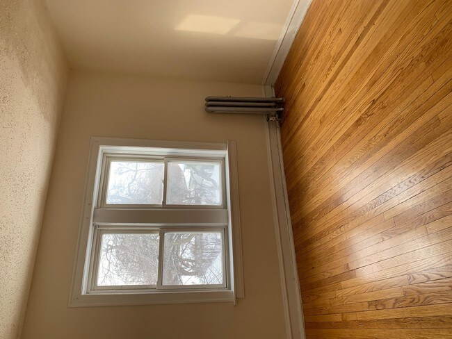 Building Photo - 1 bedroom in Chicago IL 60619