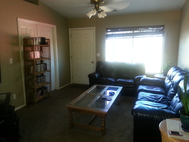 Building Photo - Pet-Friendly Home in Hurricane