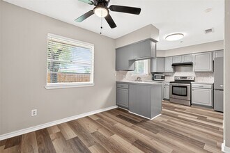Building Photo - 10402 Permian Dr
