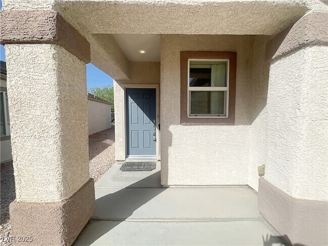 Foto del edificio - 2316 Peaceful Moon St