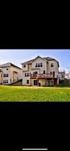 Building Photo - 1358 Bluff St