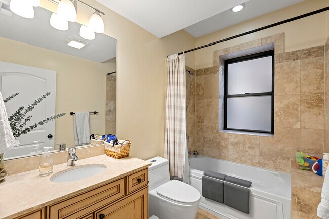 Foto del edificio - 5219 Winthrop,-2N