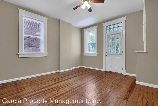 Building Photo - 1 br, 1 bath Apartment - 3122 Lackland Avenue