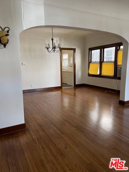 Foto principal - 127 S Sycamore Ave