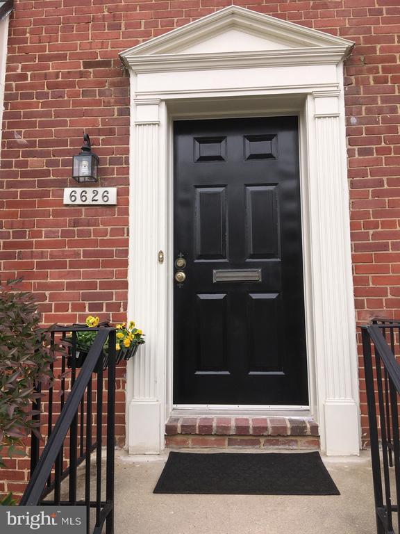 Foto del edificio - 6626 Hillandale Rd
