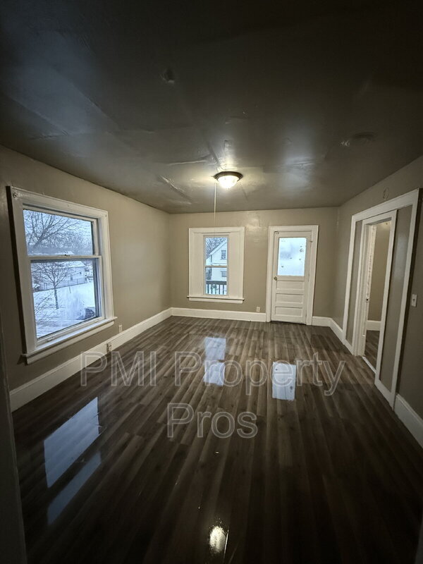 Building Photo - 3244 N 21st St