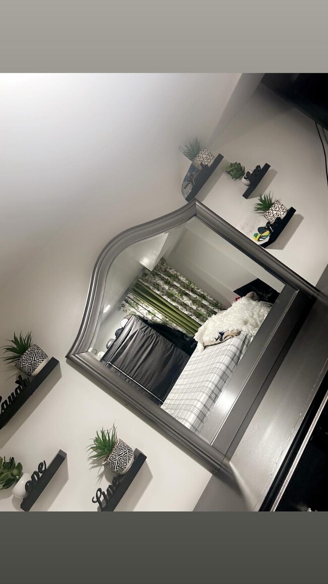 Bedroom - 212 Oakwood Pl