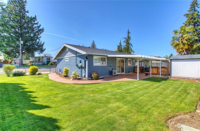 Foto del edificio - 2311 111th Avenue Ct E