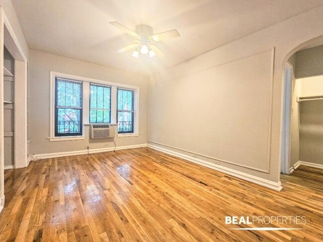 Building Photo - 1 bedroom in CHICAGO IL 60657