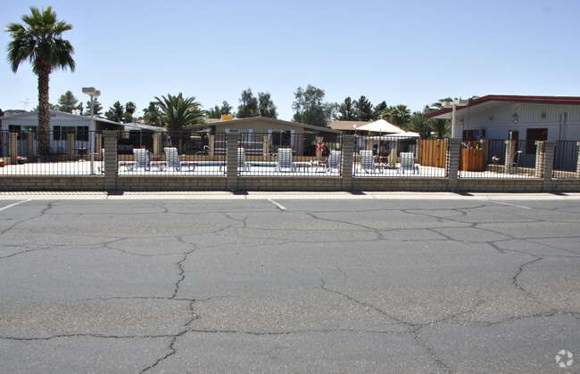 Foto del edificio - Phoenix North Mobile Home Park