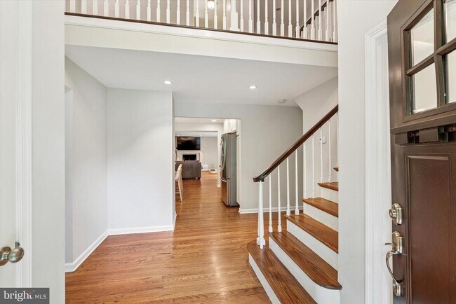 Foto del edificio - 903 Sulgrave Ln