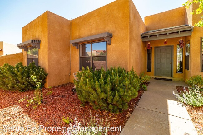 Foto del edificio - 3 br, 2 bath House - 7469 Saratoga Court