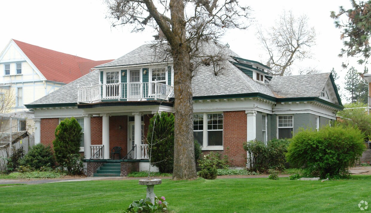 Primary Photo - 2115 W 1st Ave