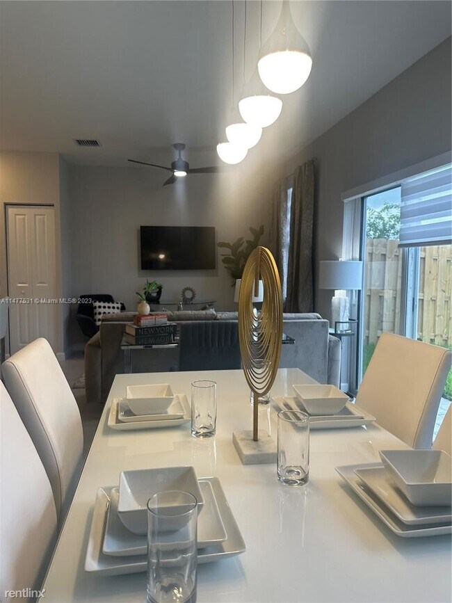 Foto del edificio - 3 br, 2.5 bath House - 11883 NW 47th Mnr #...