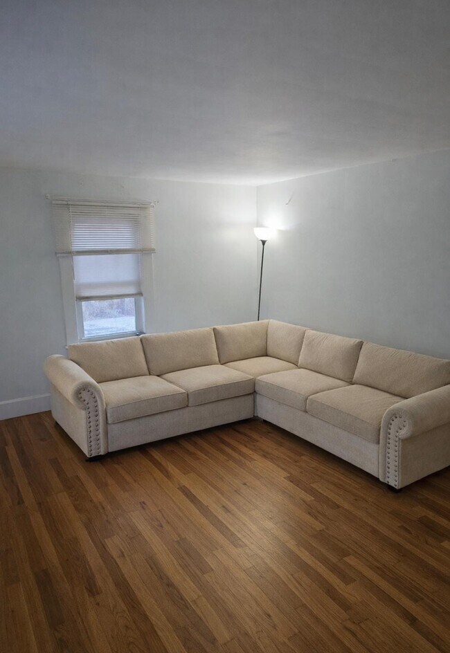 Sala de estar - 26 Caswell Ct