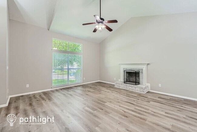 Foto del edificio - 3300 Sorrento Ct