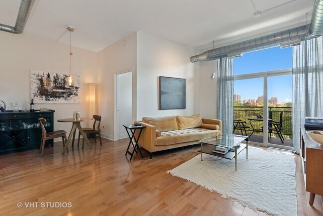 Foto del edificio - 3260 N Clark St