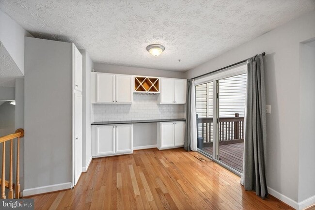 Foto del edificio - 2716 Mapleview Ct