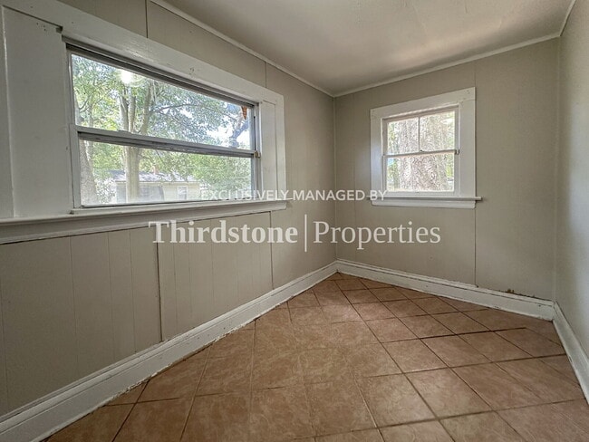 Building Photo - 920 Alderside St