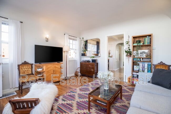 Photo - 2009 S 1500 E Apartment