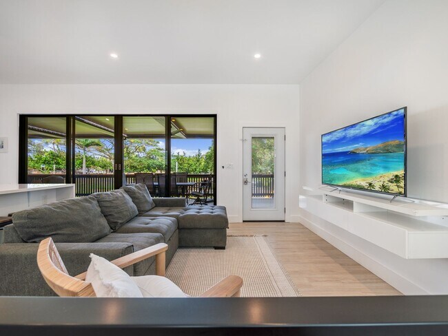 Building Photo - Sunset Beach Island Retreat: Family Home w...
