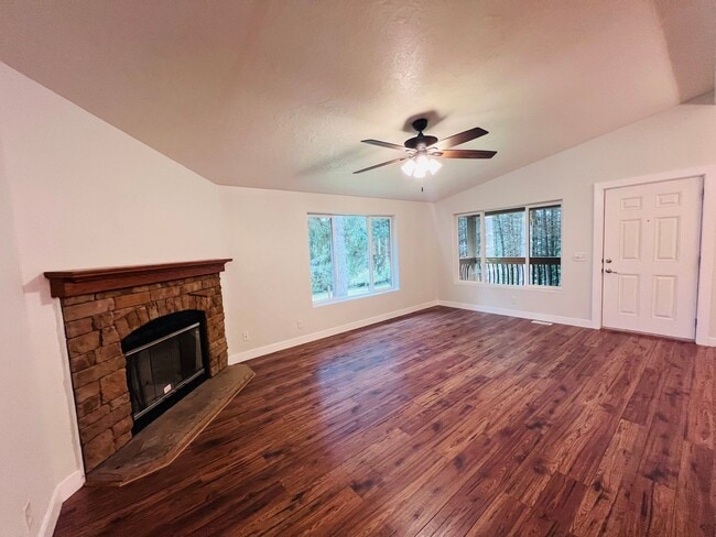 Foto del edificio - Gorgeous 3 bedroom 2 bathroom house -Amboy School District