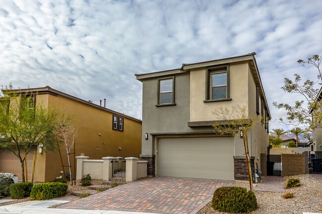 Building Photo - Beautiful West Summerlin Pool Home