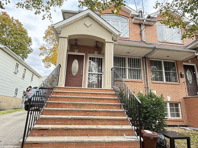 "Charming 2-Bedroom Retreat in Douglaston – Cozy Comfort with 710 Sq Ft of Living Space!" - "Charming 2-Bedroom Retreat in Douglaston – Cozy Comfort with 710 Sq Ft of Living Space!" Apartment