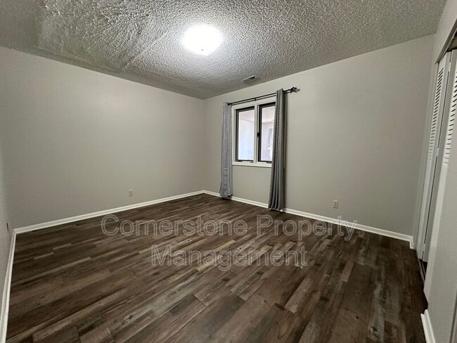 Building Photo - 454 N 27th St