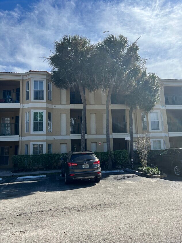 Primary Photo - 777 Riverside Dr
