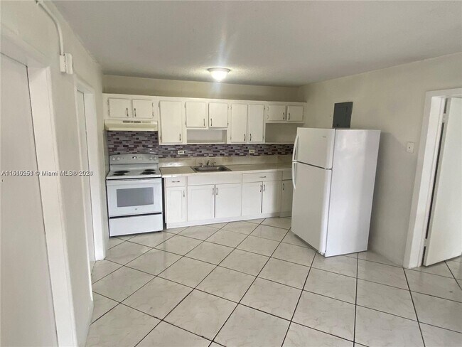 Foto del edificio - 1901 SW 67th Ave