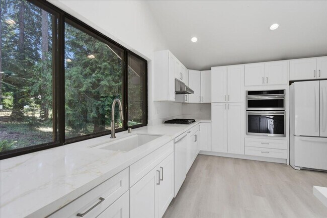 Foto del edificio - 4bd/2.25ba Kirkland Home