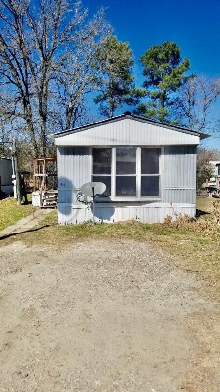 Building Photo - 2533 S Oaks Ln