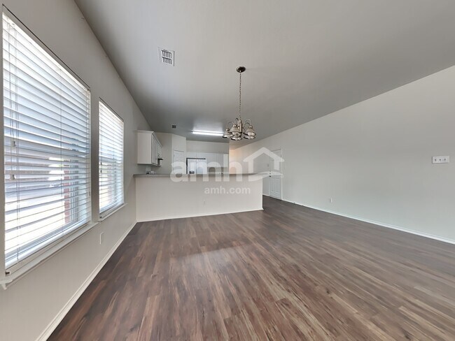Foto del edificio - 1626 Wildflower Dr