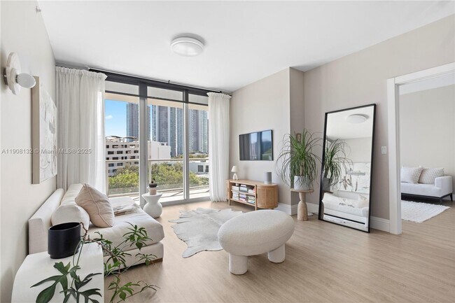 Foto del edificio - 3470 E Coast Ave