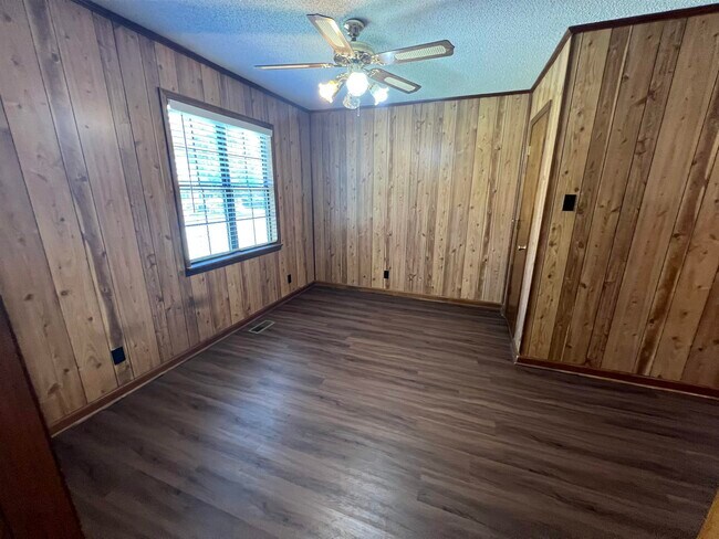 Foto del edificio - 404 McArthur Blvd