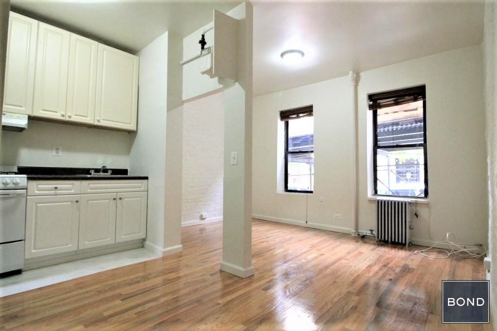 Foto principal - 429 E 65th St