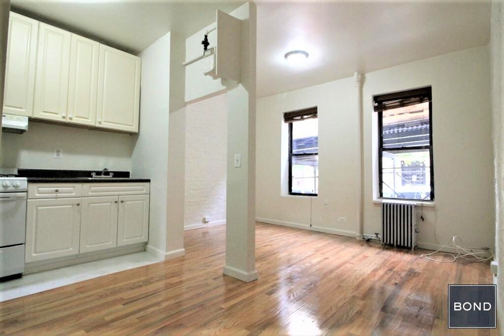 Primary Photo - 429 E 65th St
