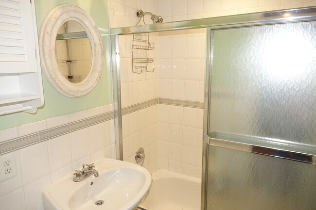 Foto del edificio - 2212 W Roscoe St