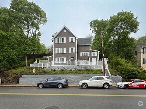 Building Photo - 468 Salem St