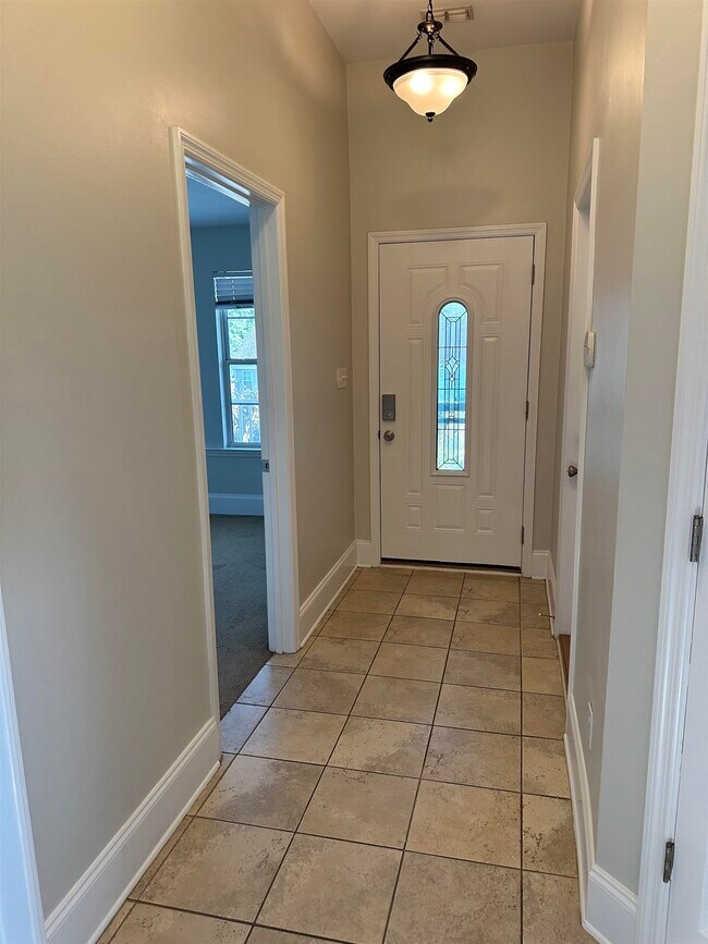 Building Photo - 948 Beaver Creek Way