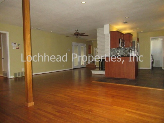 Building Photo - 8334 Banquo Dr