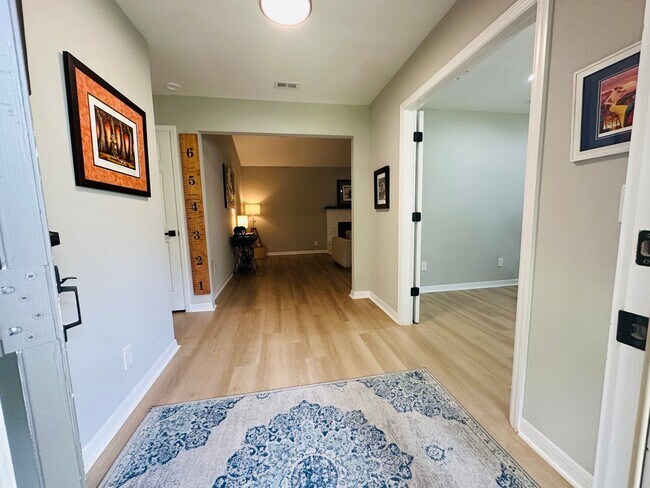 Building Photo - Spacious 6-Bedroom Rental in Spanish Point...