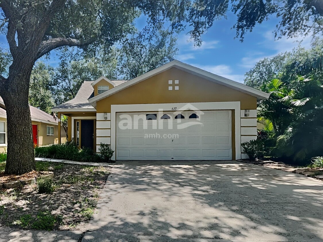 Primary Photo - 622 Cape Cod Cir