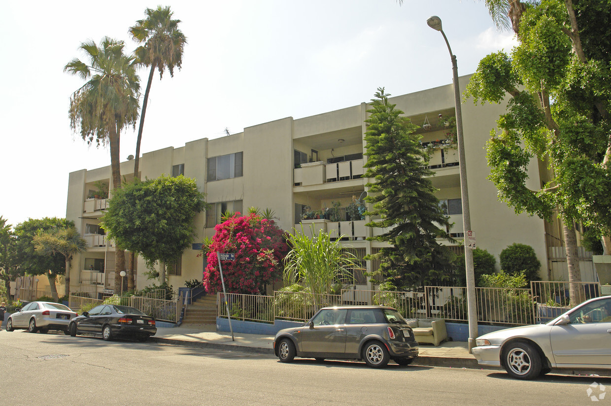Building Photo - 1841 N Fuller Ave
