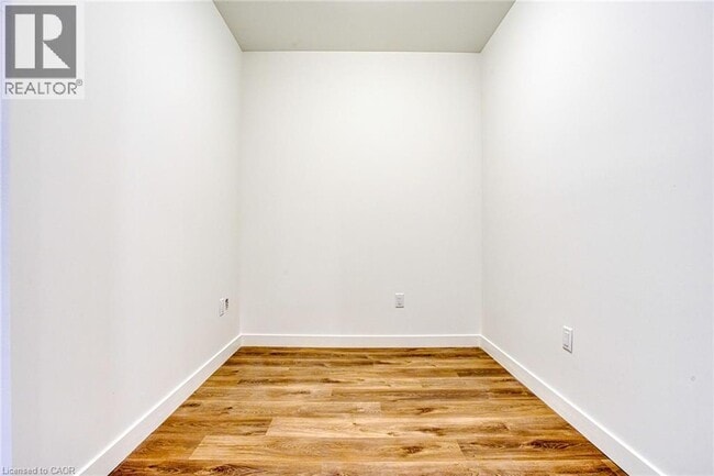 Building Photo - 461 Green Rd