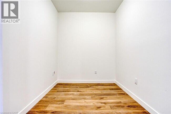 Photo du bâtiment - 461 Green Rd